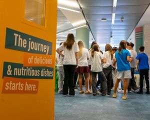 Grupul Flavours extinde reţeaua Stradale Carnivale cu o nouă locaţie în „Genesis College” Bucureşti şi o investiţie de 150.000 de euro